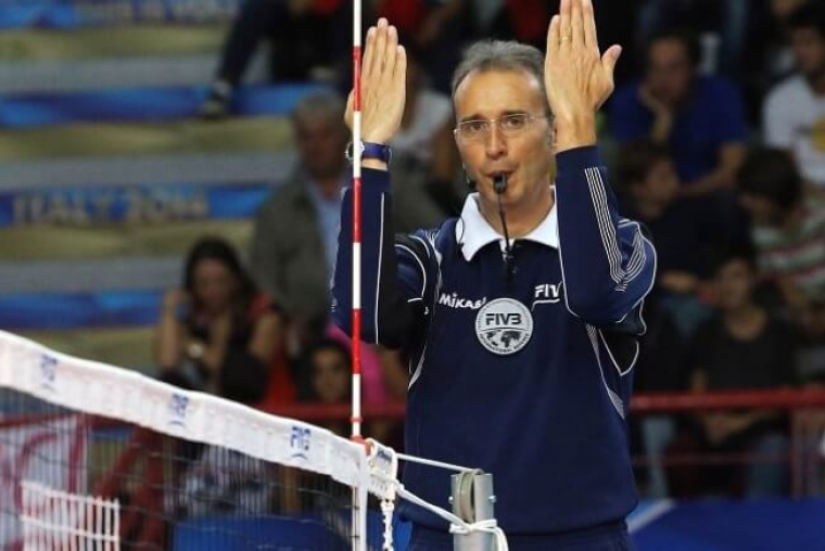 Atlética FAEFID UFJF - Se você tem interesse em se tornar árbitro de  voleibol, sua hora é agora! A ATLÉTICA FAEFID torna público o primeiro  curso de arbitragem em parceria com a